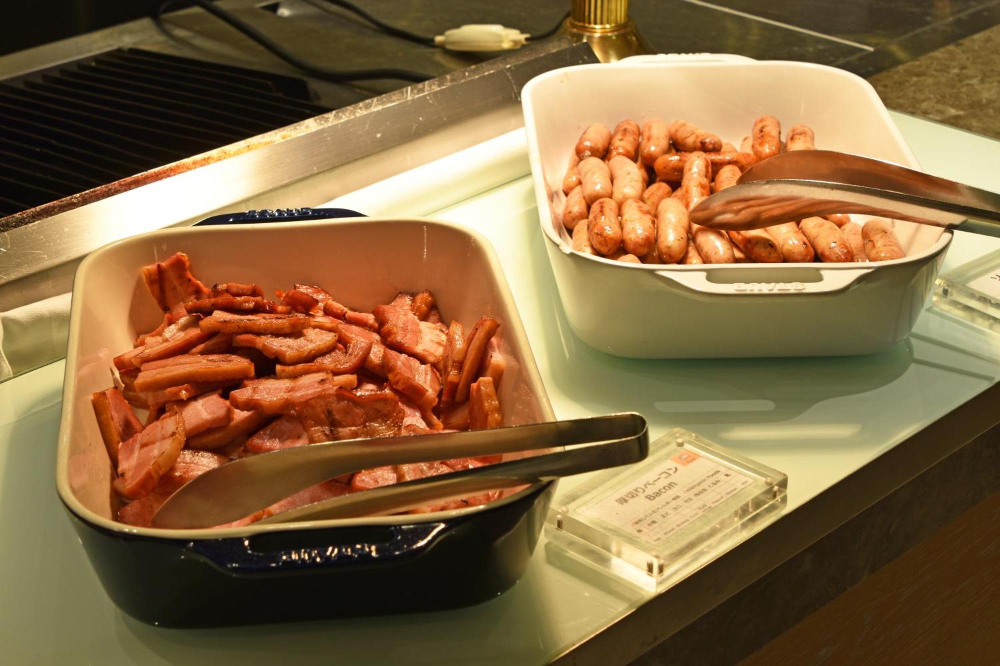 Hotel Okura Fukuoka Фукуока Екстер'єр фото Bacon and sausages