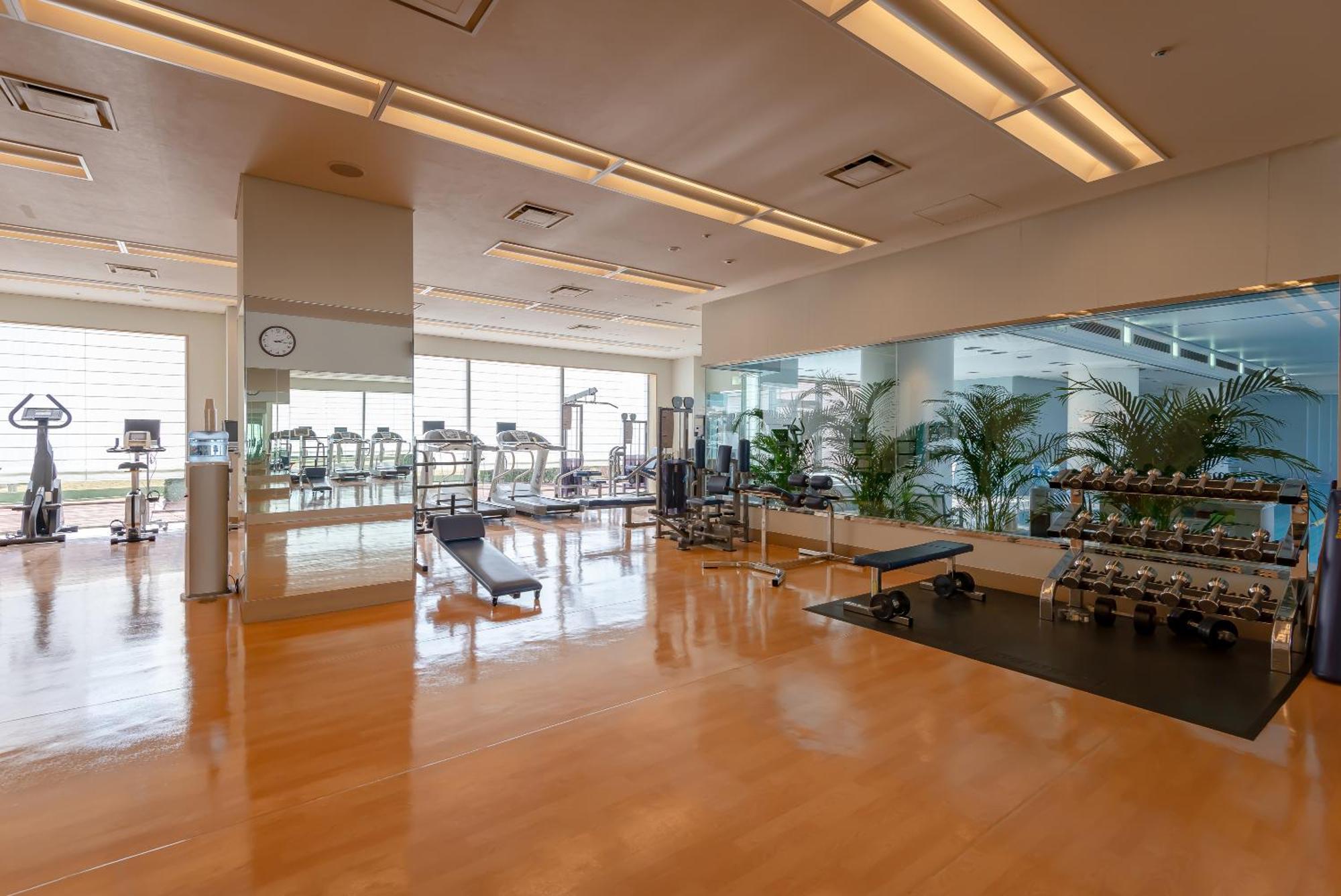 Hotel Okura Fukuoka Фукуока Екстер'єр фото The gym at the Ritz-Carlton, Osaka