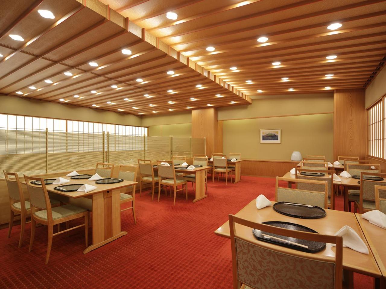 Hotel Okura Fukuoka Фукуока Екстер'єр фото Interior of a restaurant in Japan